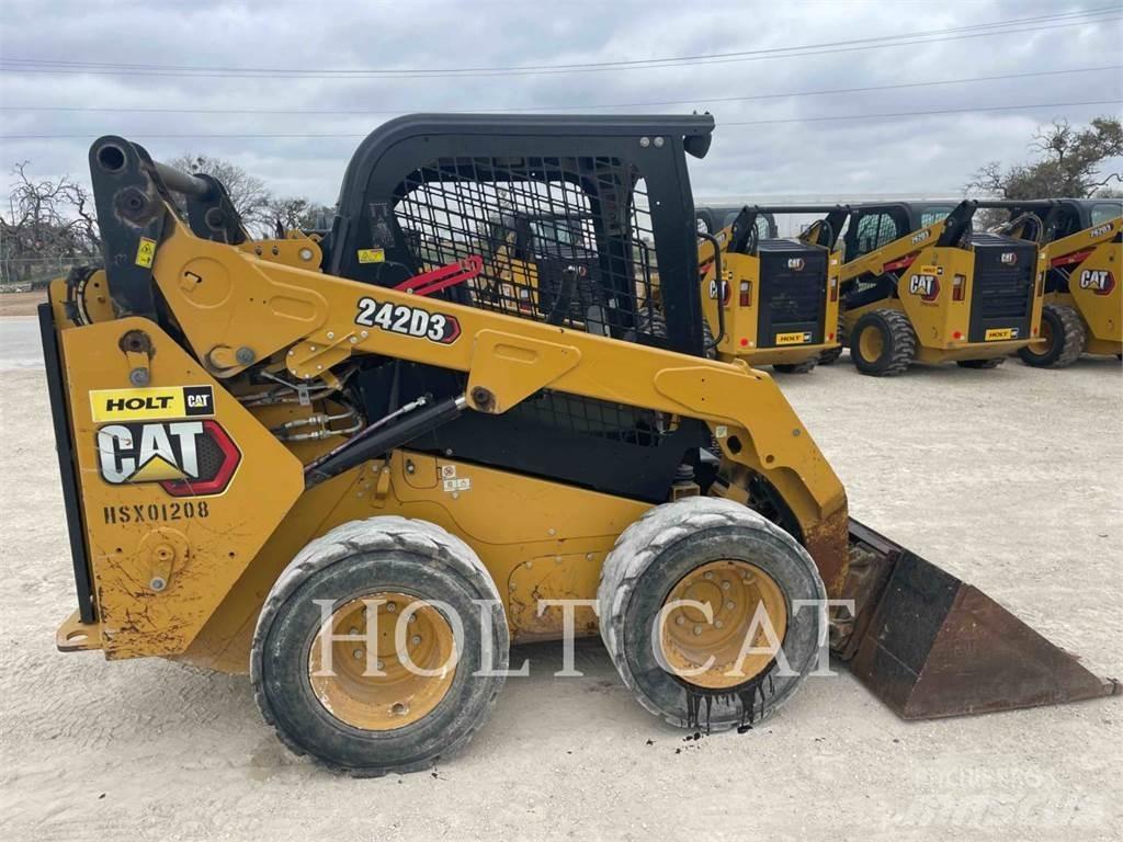CAT 242D3 Kompaktlastare