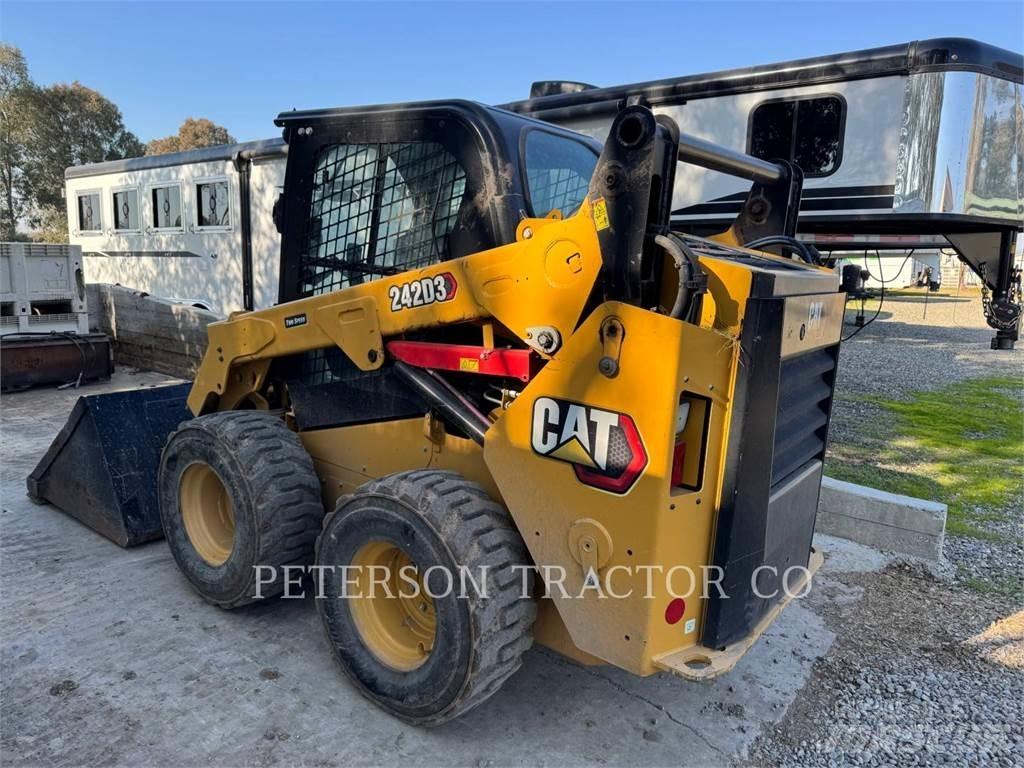 CAT 242D3 Kompaktlastare