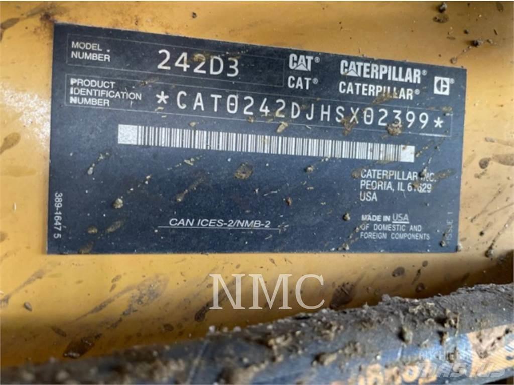 CAT 242D3 Kompaktlastare