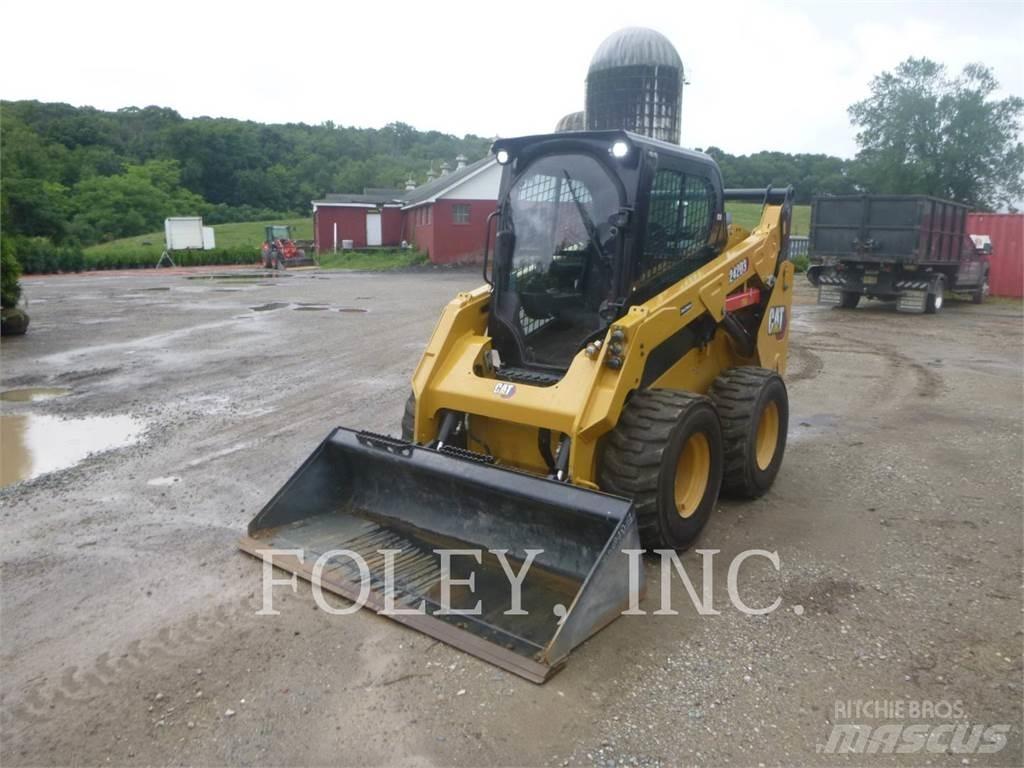 CAT 242D3 Kompaktlastare
