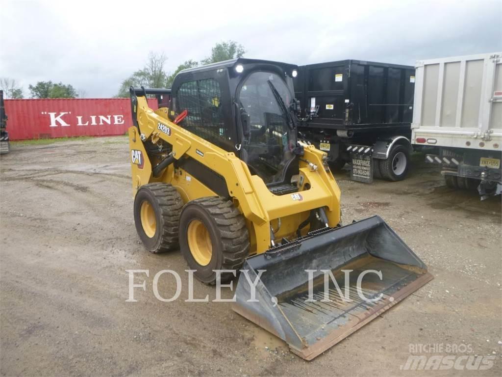CAT 242D3 Kompaktlastare