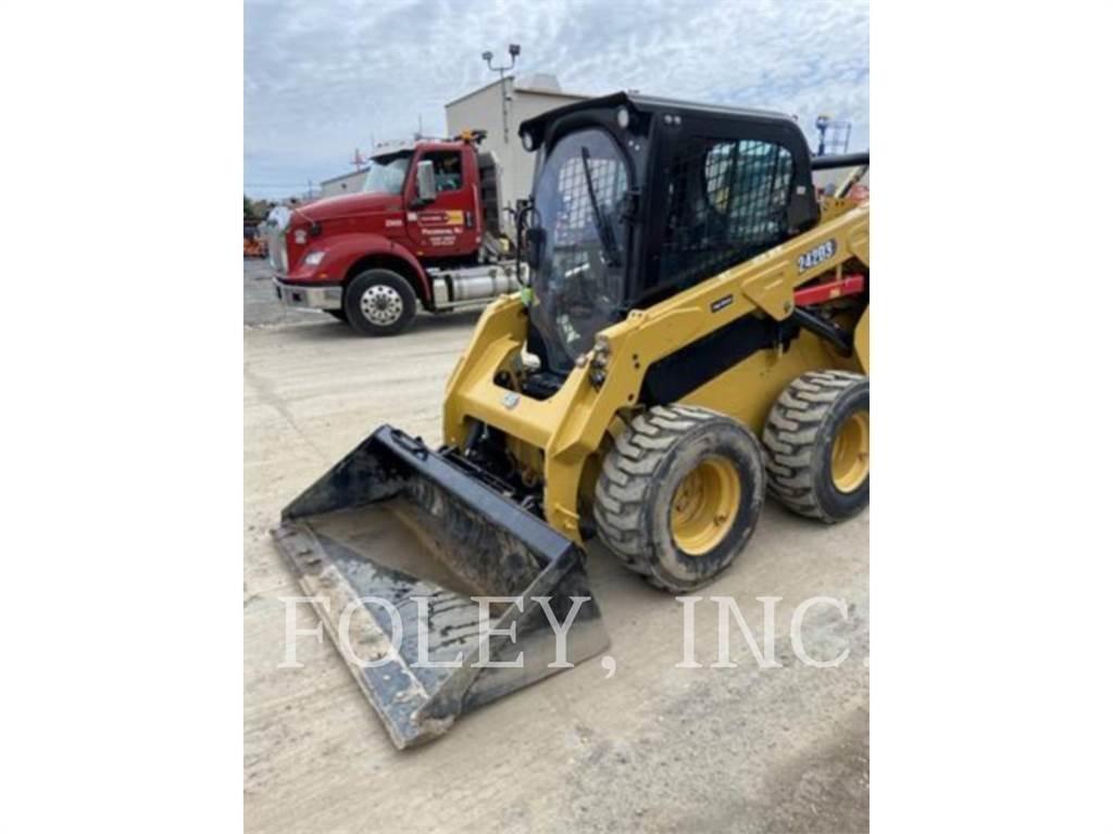 CAT 242D3 Kompaktlastare