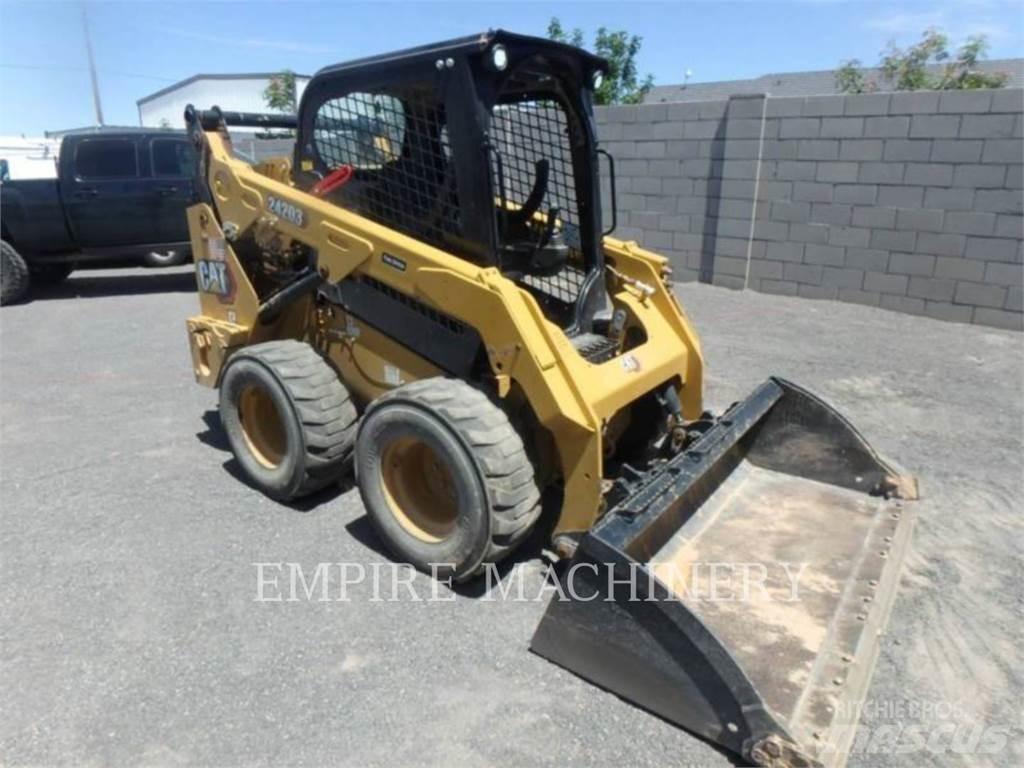 CAT 242D3 Kompaktlastare