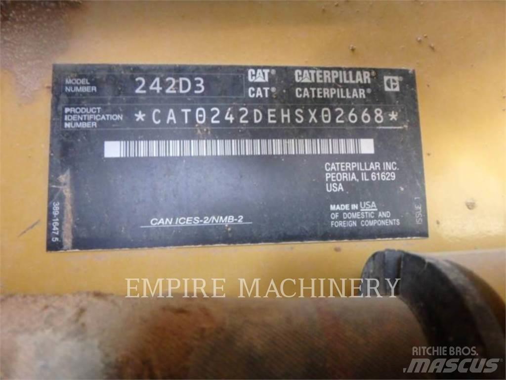 CAT 242D3 Kompaktlastare
