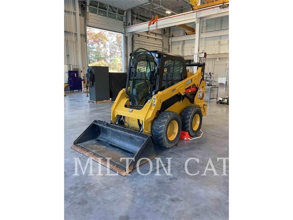 CAT 242D3 Kompaktlastare