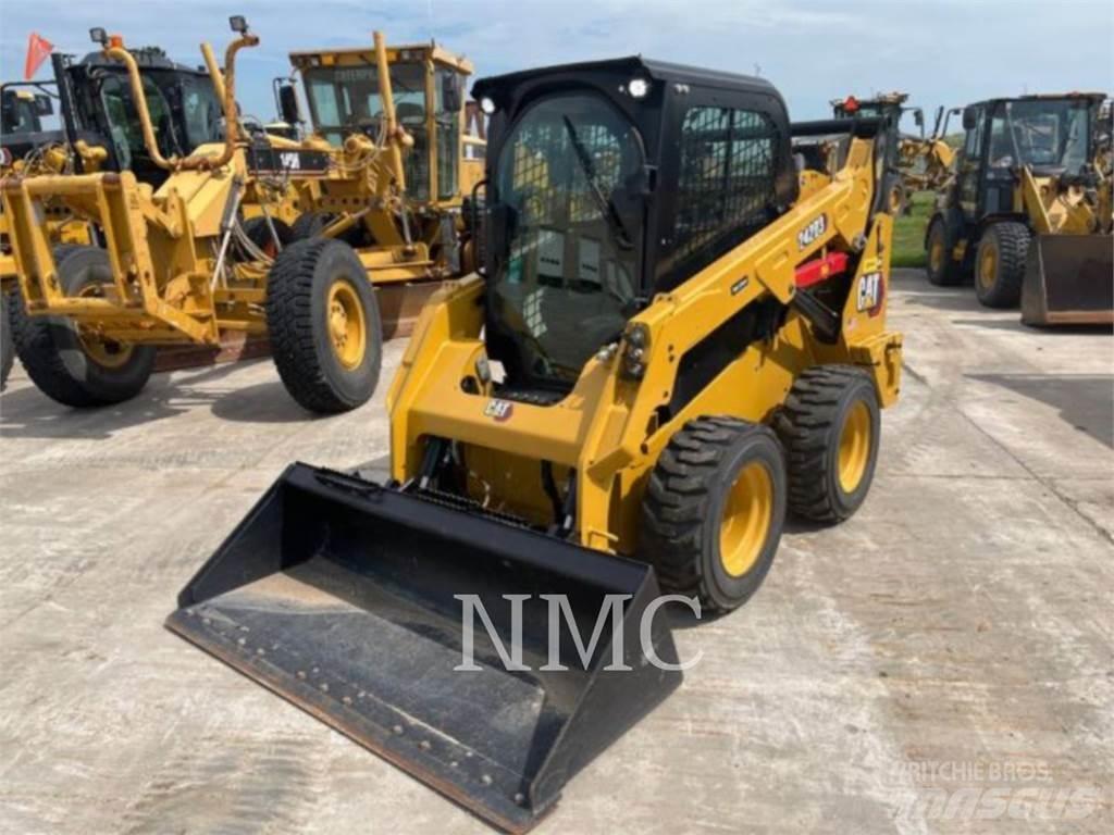 CAT 242D3 Kompaktlastare