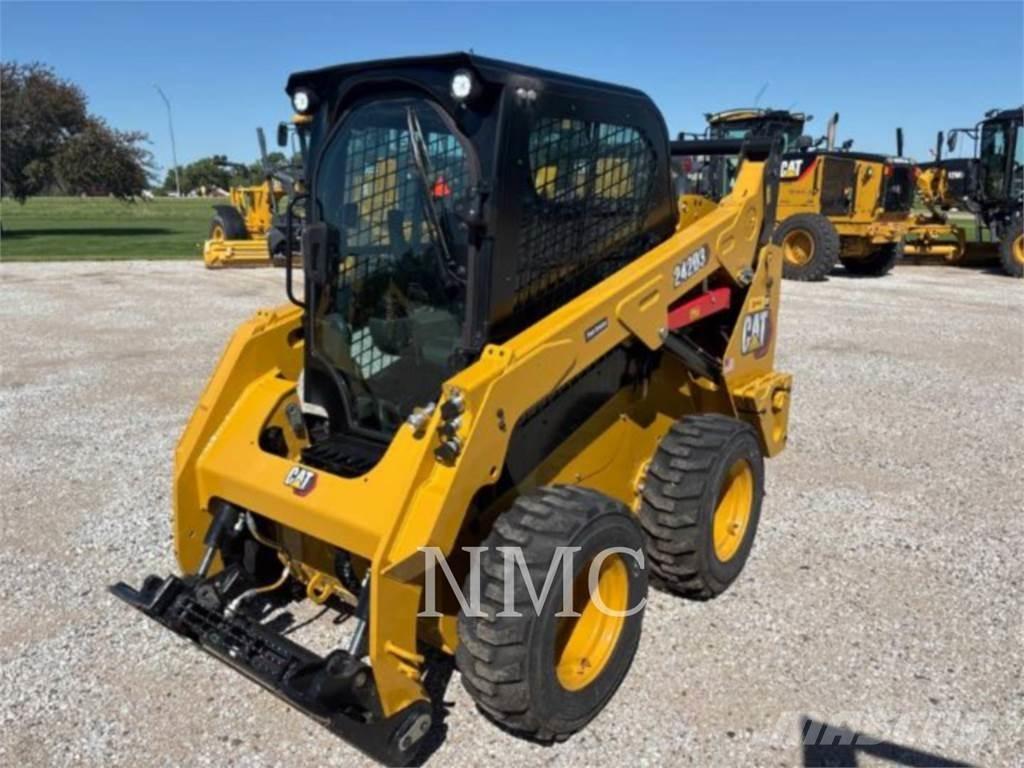 CAT 242D3 Kompaktlastare