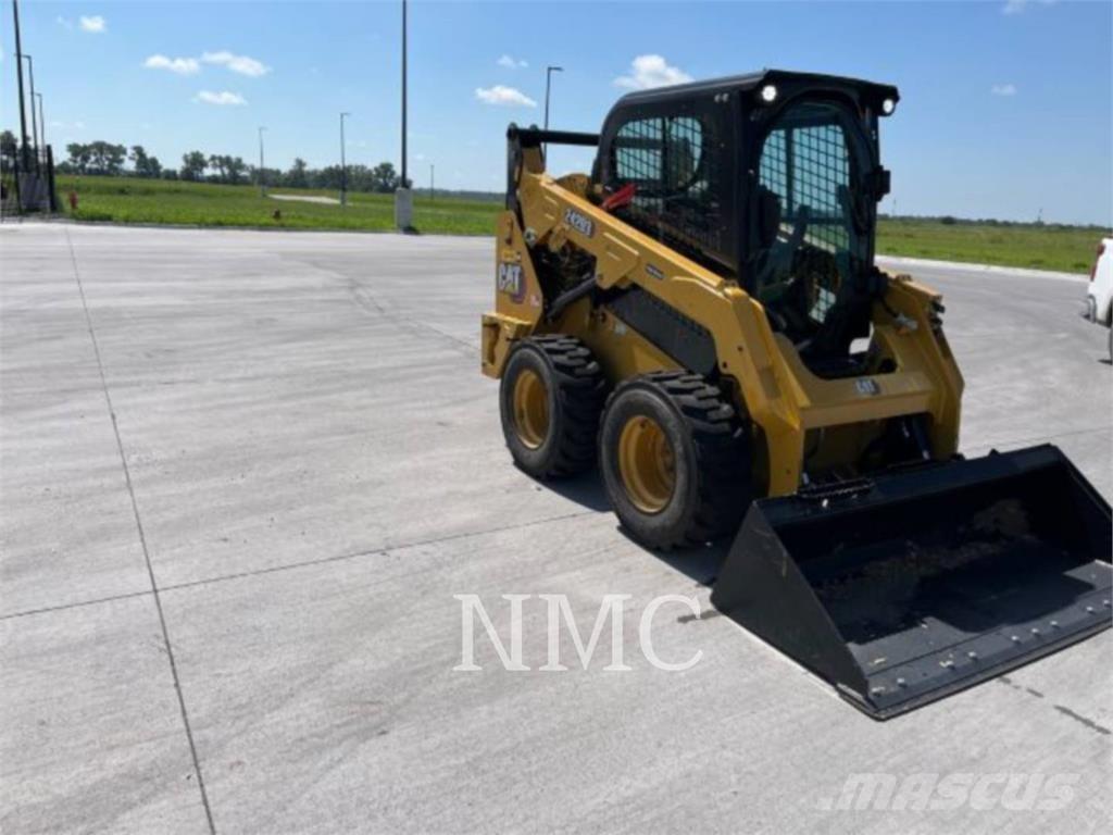 CAT 242D3 Kompaktlastare