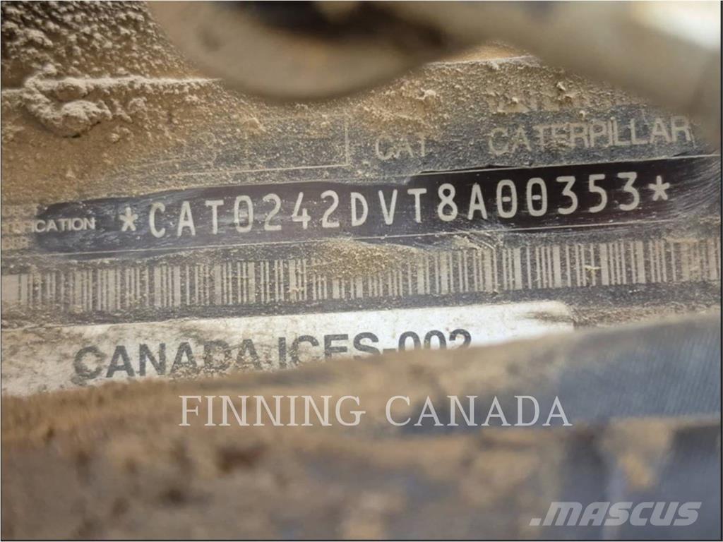 CAT 242D3 Kompaktlastare