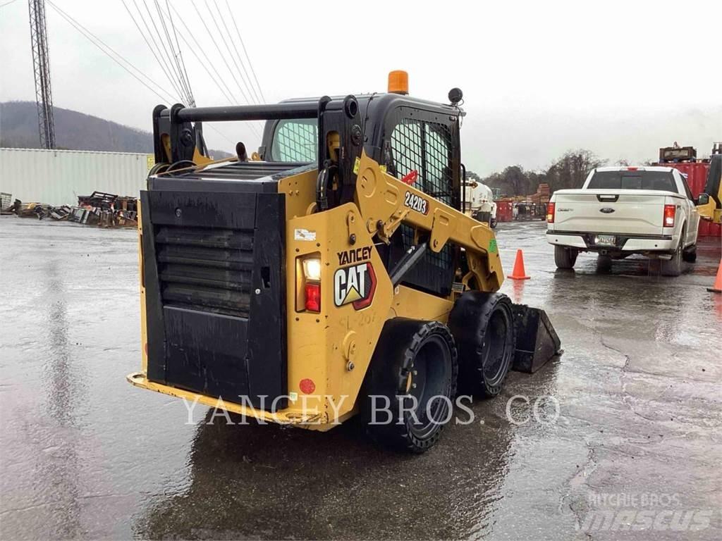 CAT 242D3 AC Kompaktlastare