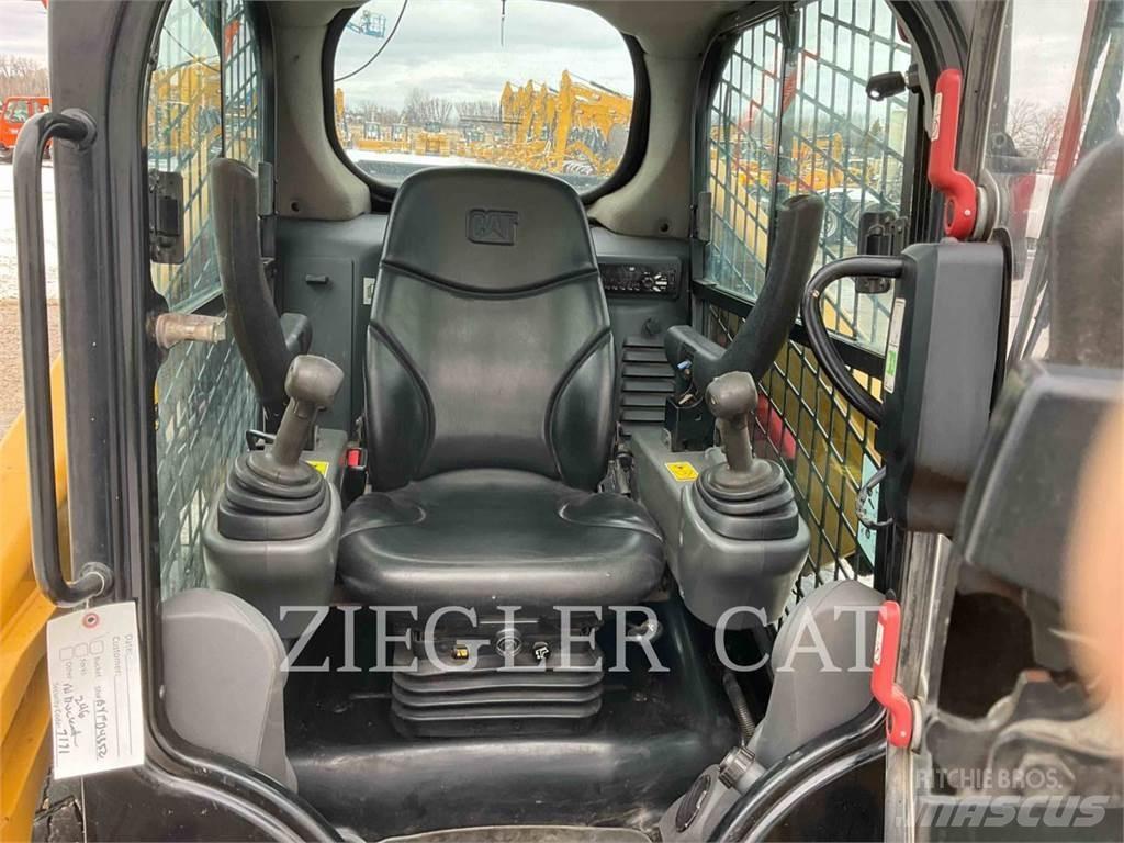 CAT 246D Kompaktlastare