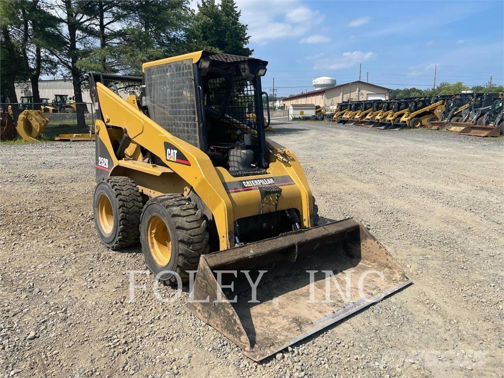 CAT 252B Kompaktlastare