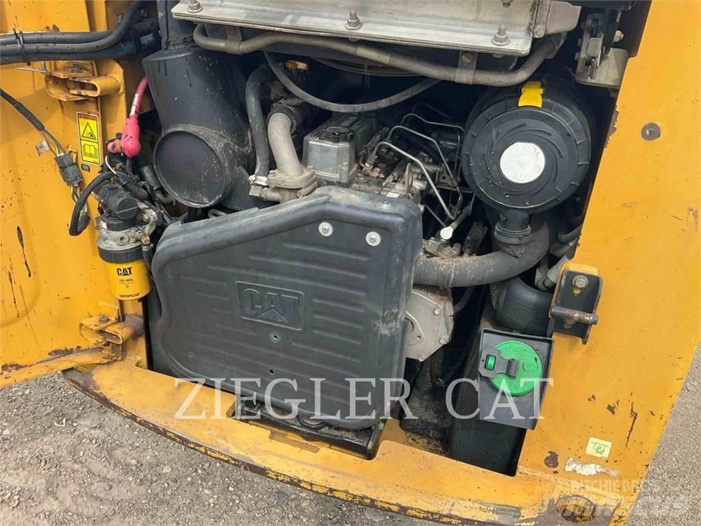 CAT 262C Kompaktlastare