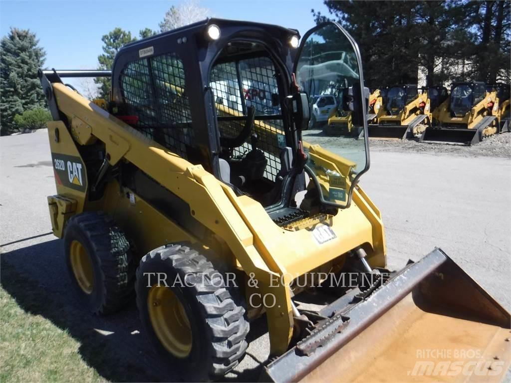 CAT 262D Kompaktlastare