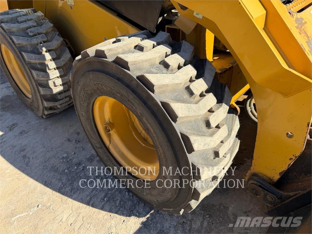 CAT 262D Kompaktlastare