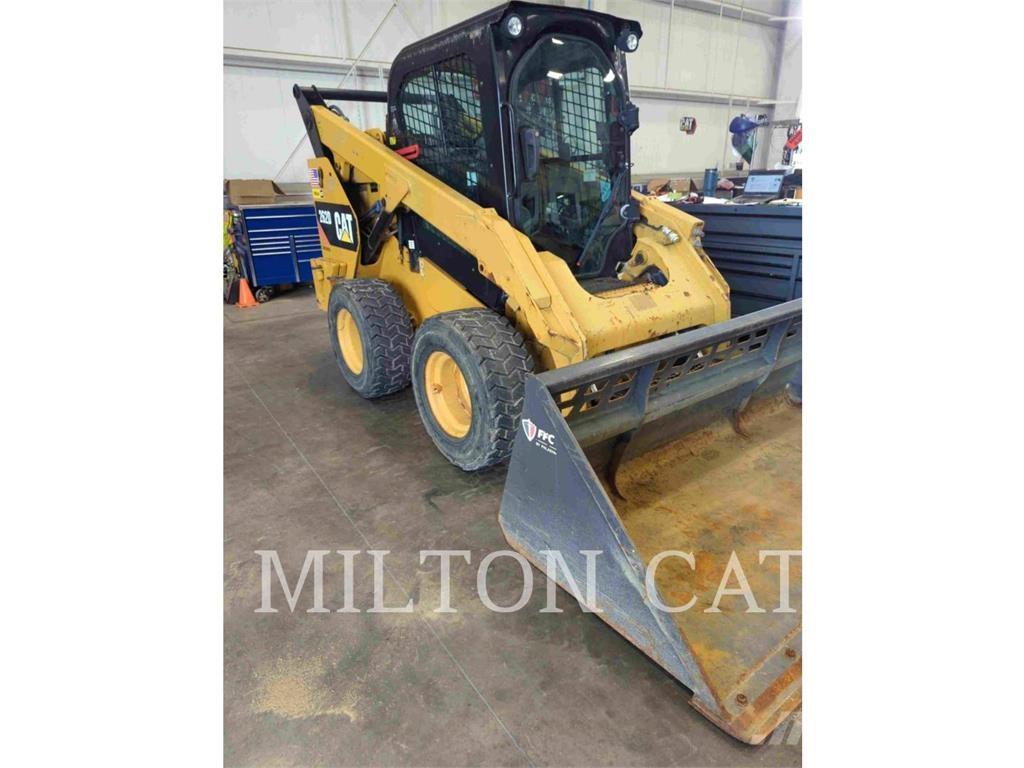 CAT 262D Kompaktlastare