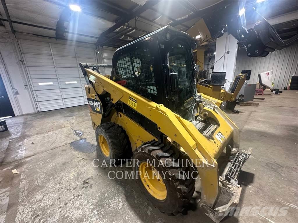 CAT 262D ACHF Kompaktlastare