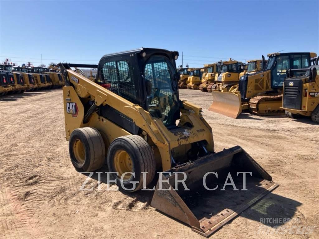 CAT 262D3 Kompaktlastare