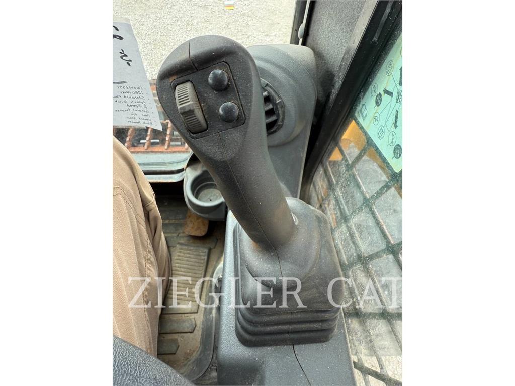 CAT 262D3 Kompaktlastare