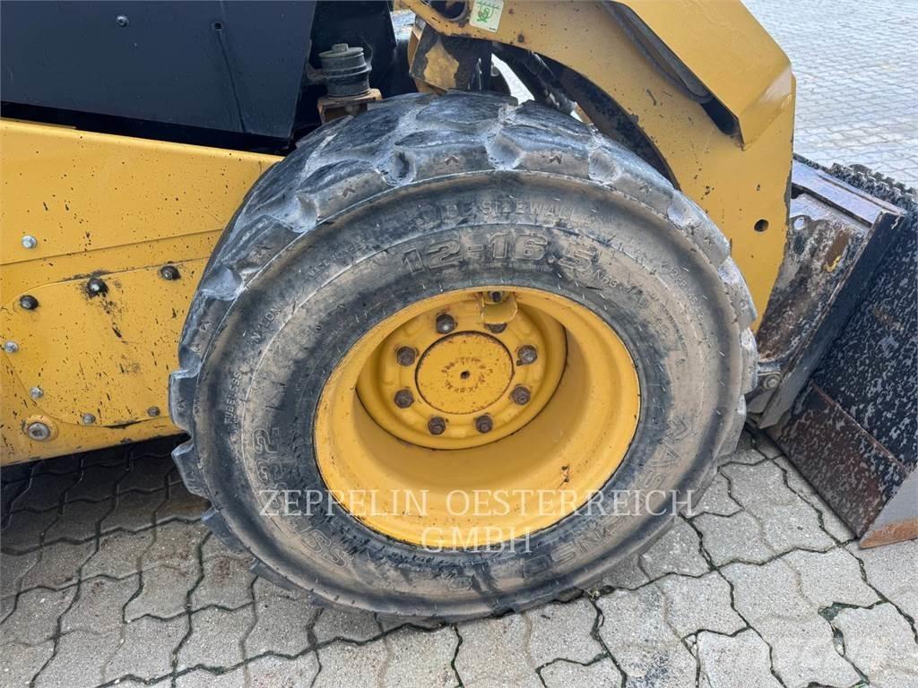 CAT 262D3 Kompaktlastare