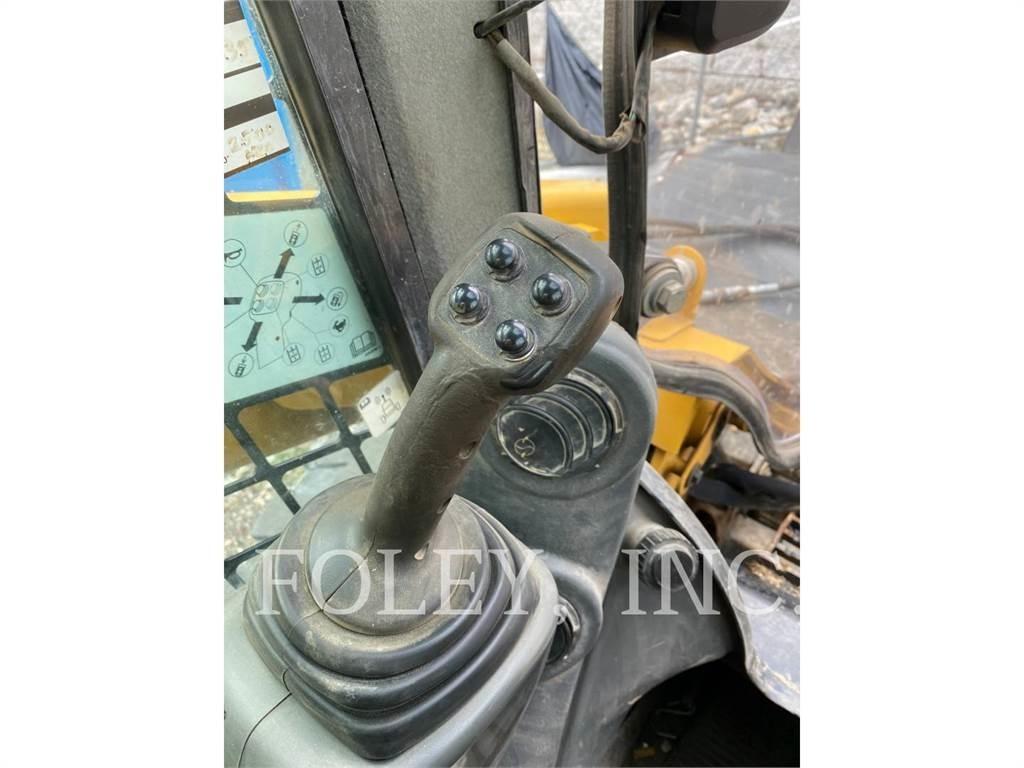 CAT 272D2 Kompaktlastare