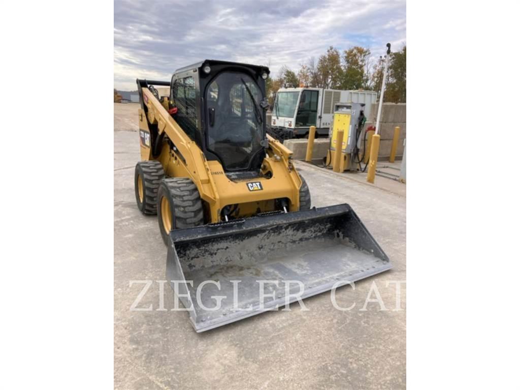 CAT 272D2 Kompaktlastare