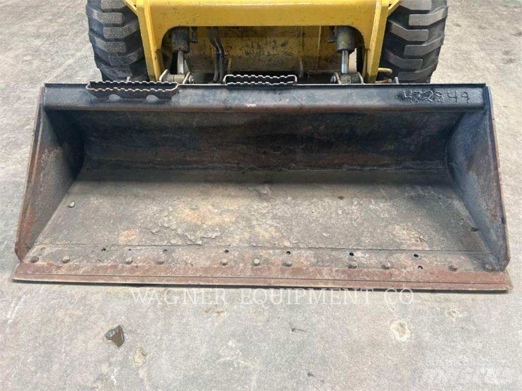 CAT 272D2 Kompaktlastare