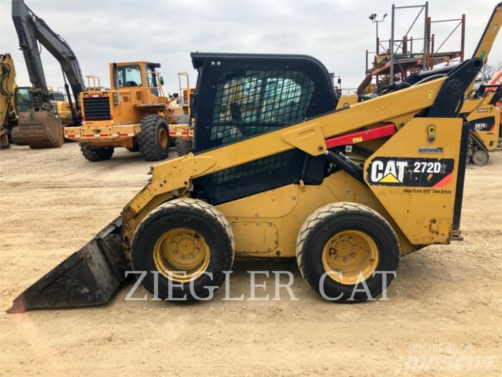 CAT 272D2 Kompaktlastare