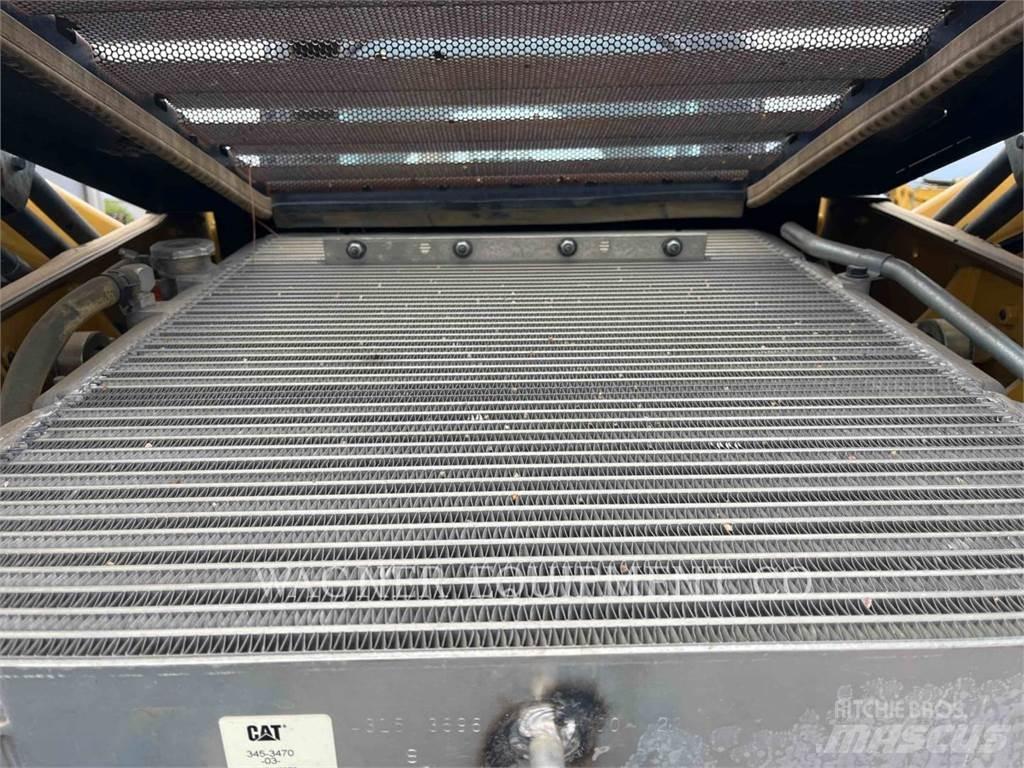 CAT 272D2 Kompaktlastare