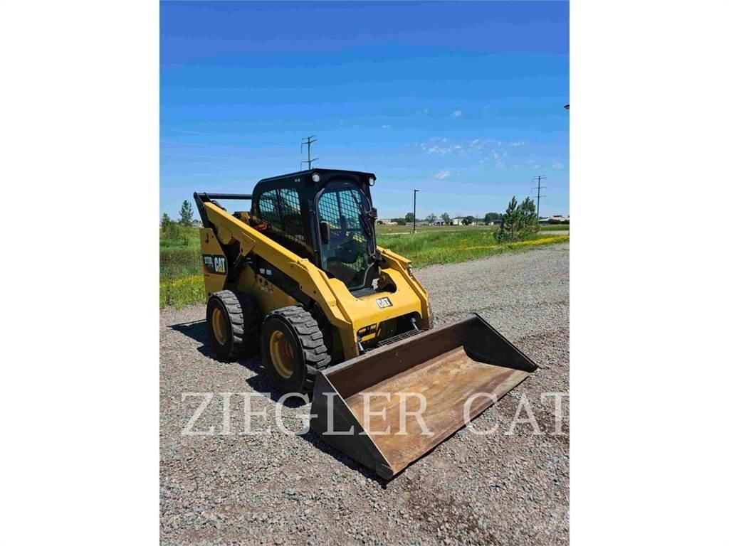 CAT 272D2 Kompaktlastare