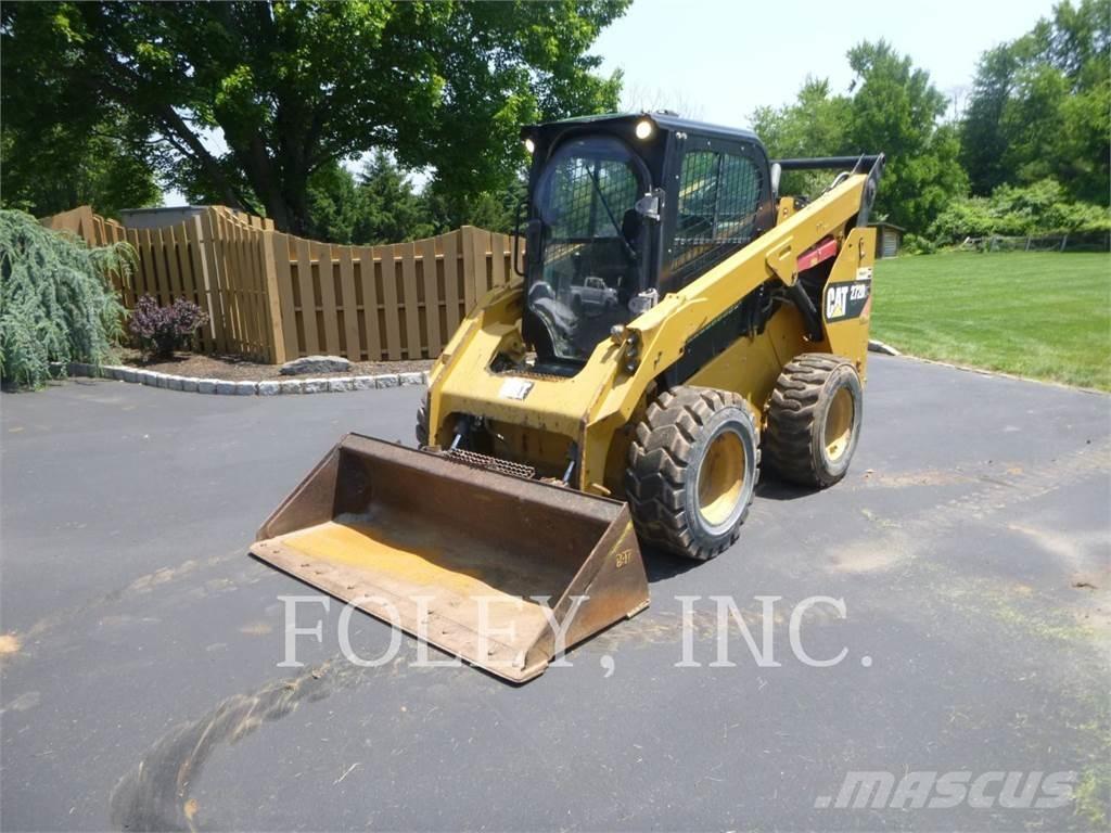 CAT 272D2 Kompaktlastare