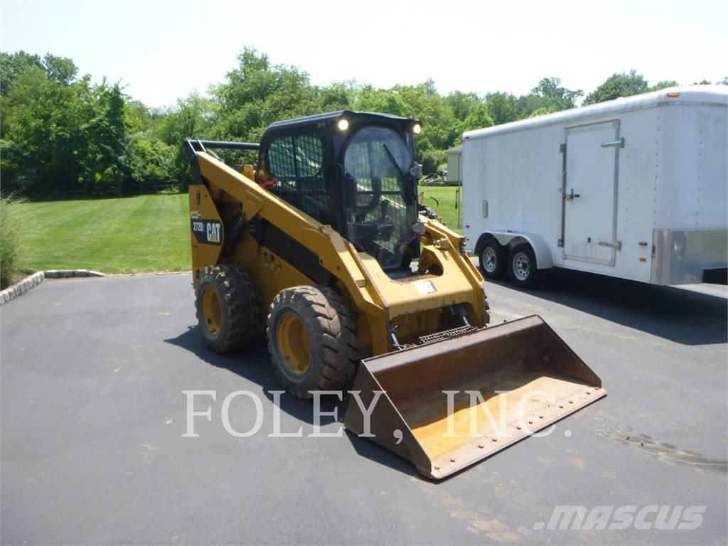 CAT 272D2 Kompaktlastare