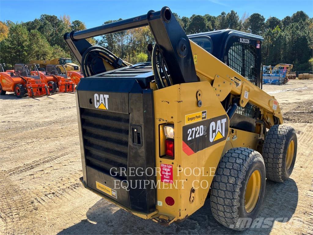 CAT 272D2 Kompaktlastare
