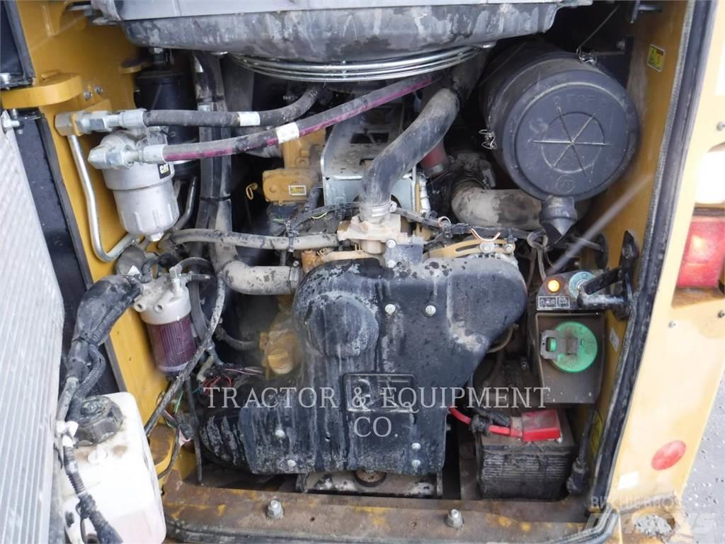 CAT 272D2 H2CB Kompaktlastare