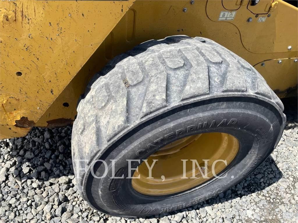 CAT 272D2XHP Kompaktlastare