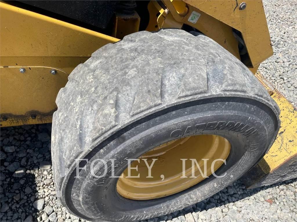CAT 272D2XHP Kompaktlastare