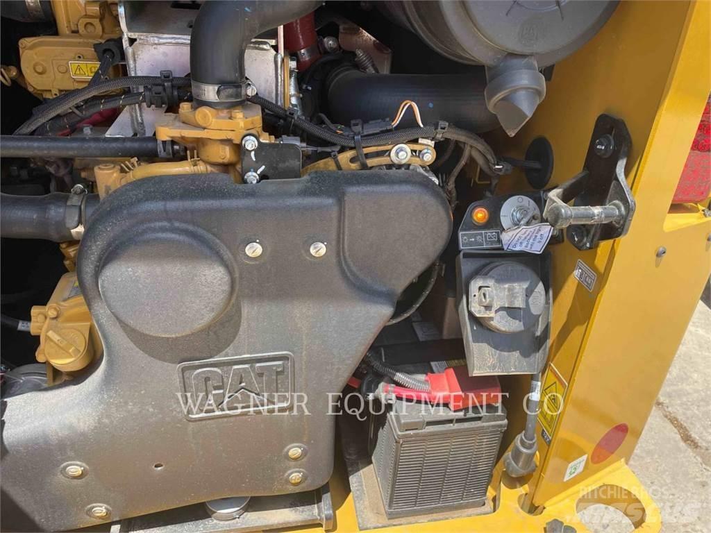 CAT 272D3 Kompaktlastare