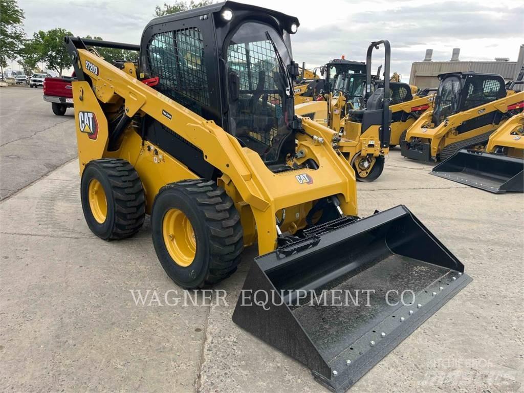 CAT 272D3 Kompaktlastare