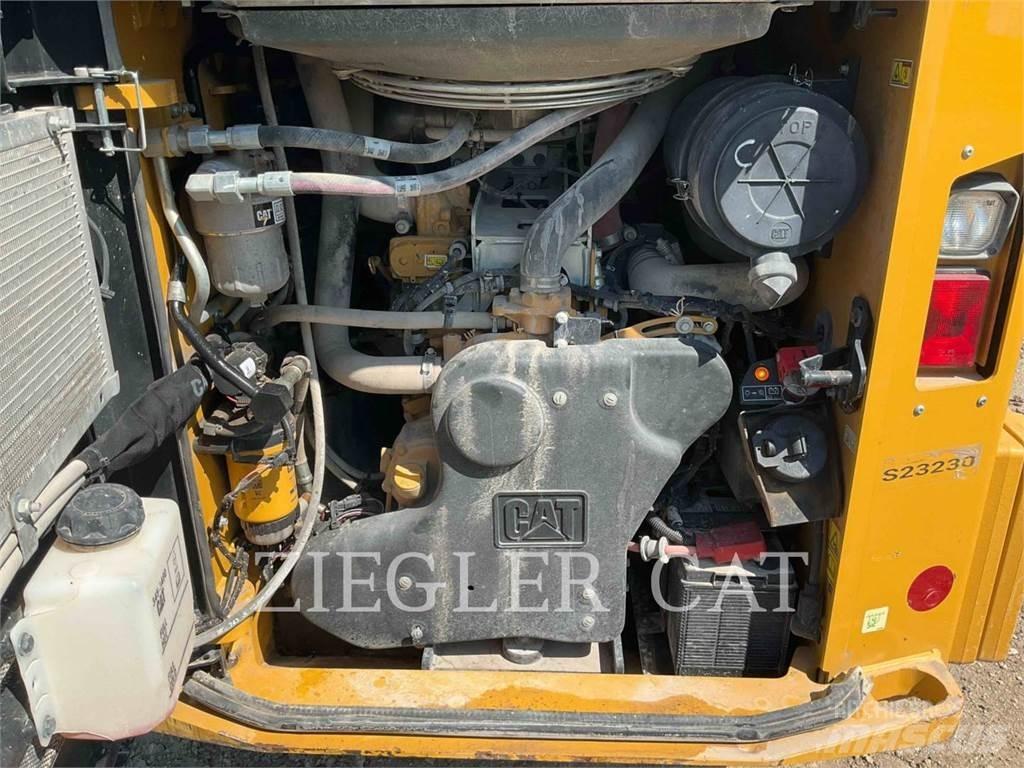 CAT 272D3 Kompaktlastare