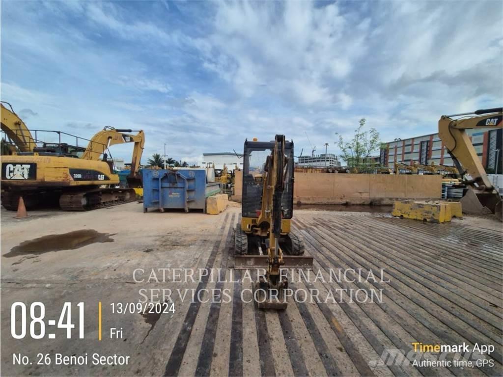 CAT 301.7-05CR Bandgrävare