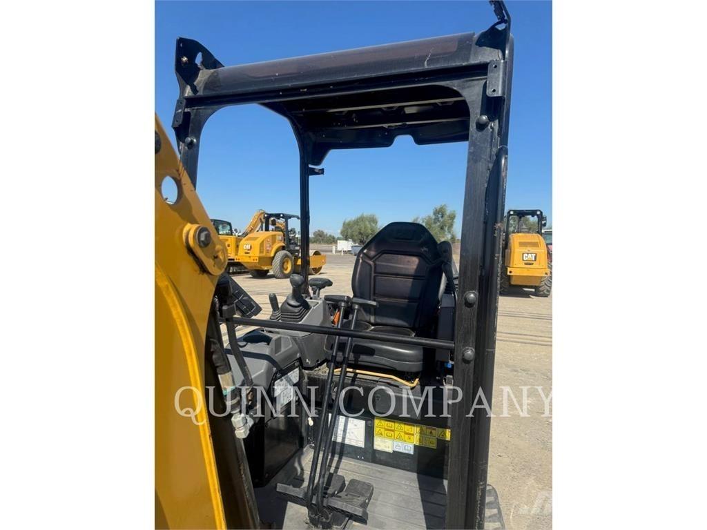 CAT 301.7-05CR Bandgrävare