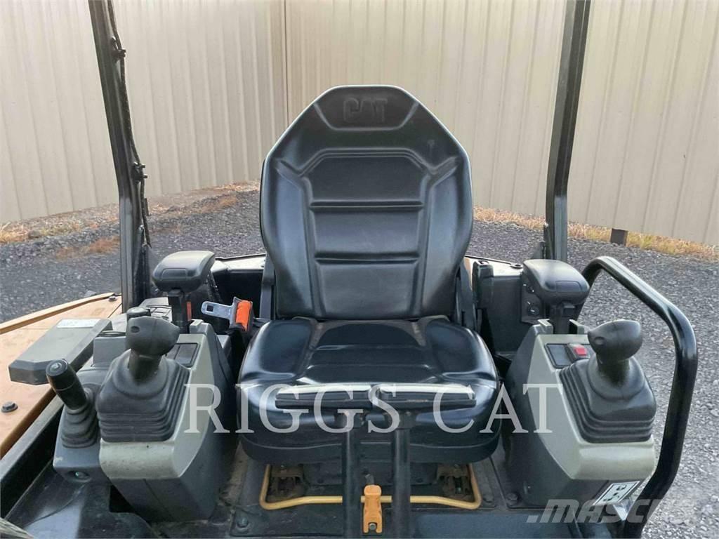 CAT 302.7 Bandgrävare