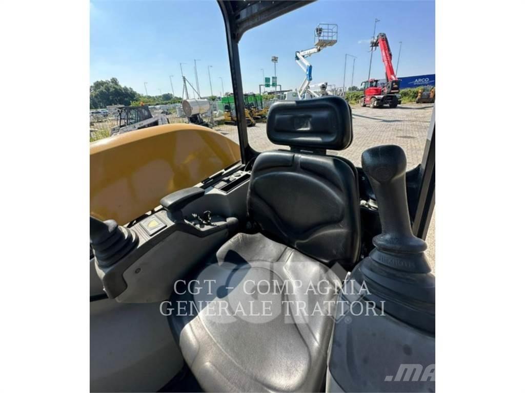 CAT 302.7DCR Bandgrävare