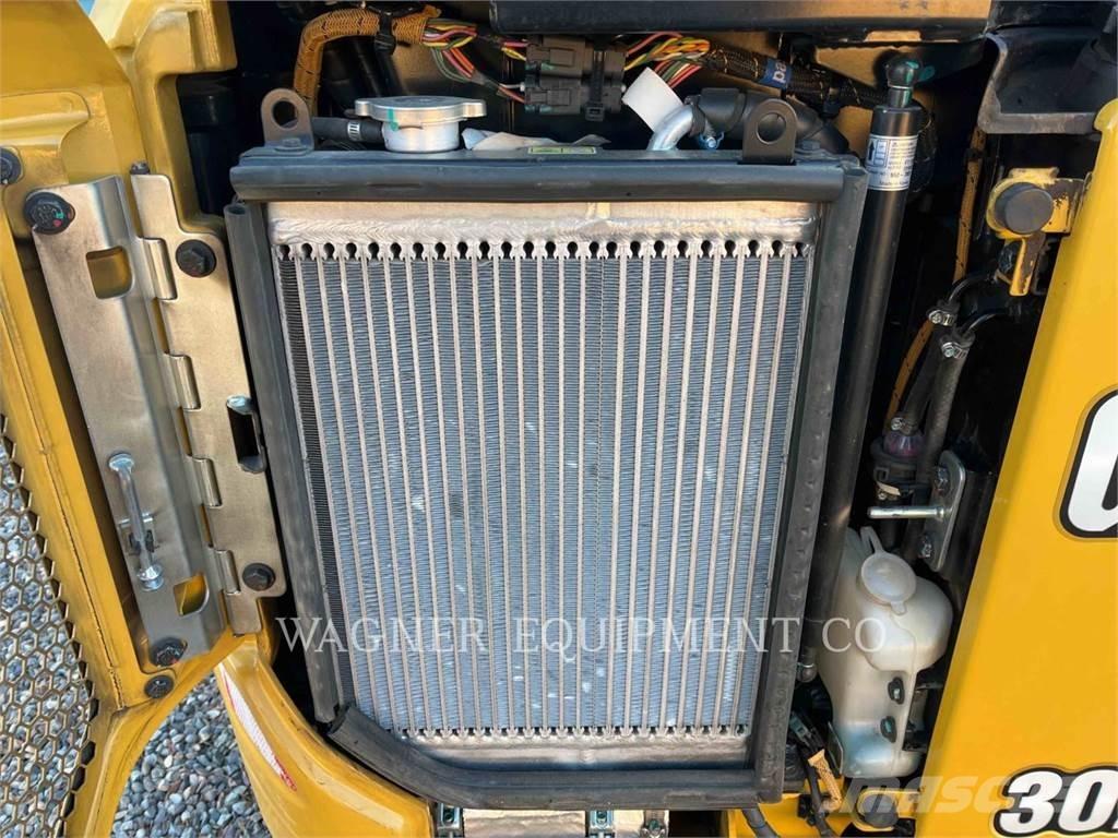 CAT 302 CR THB Bandgrävare