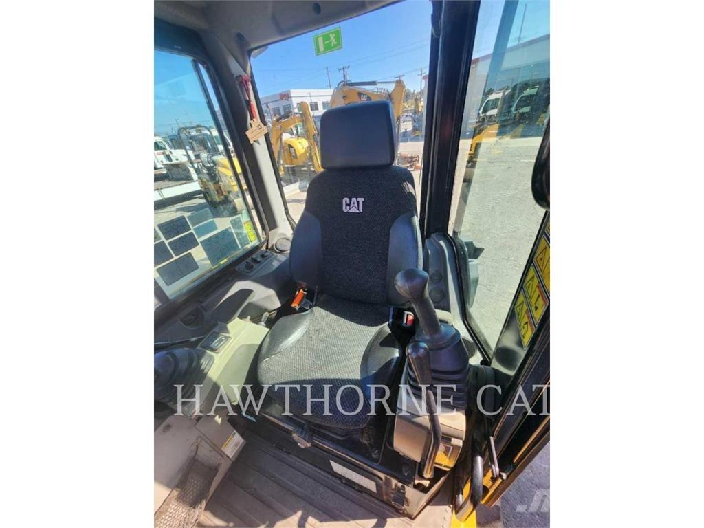 CAT 304E2 CAB Bandgrävare
