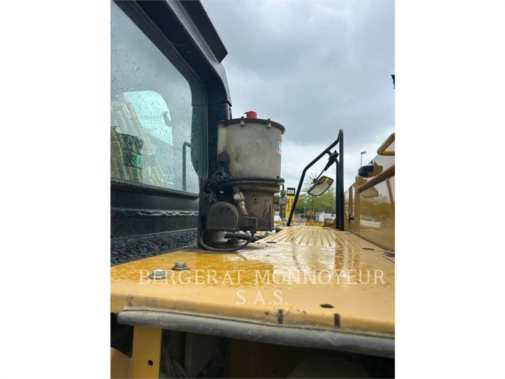 CAT 320 Bandgrävare