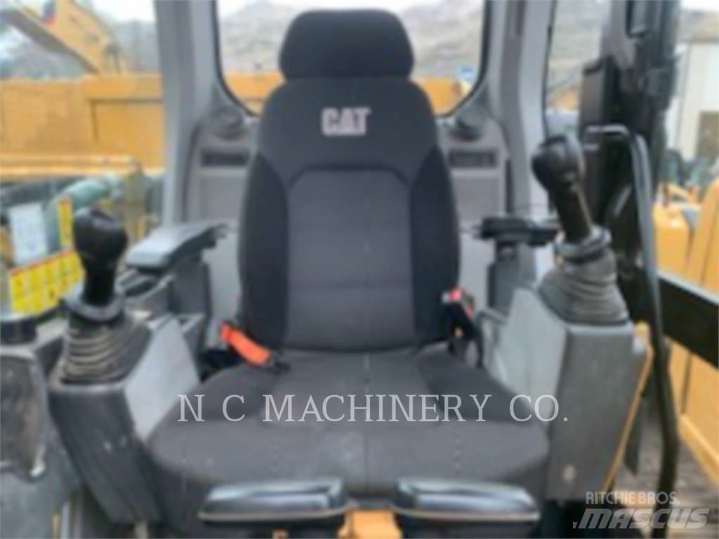 CAT 320 Bandgrävare