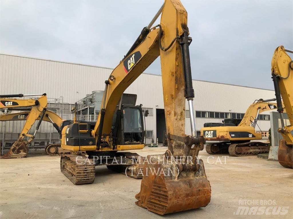 CAT 320D2 Bandgrävare
