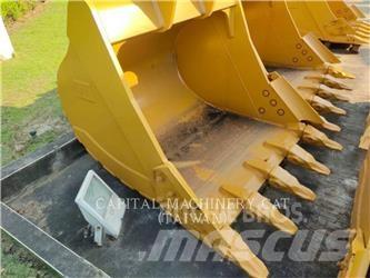CAT 323 Skopor