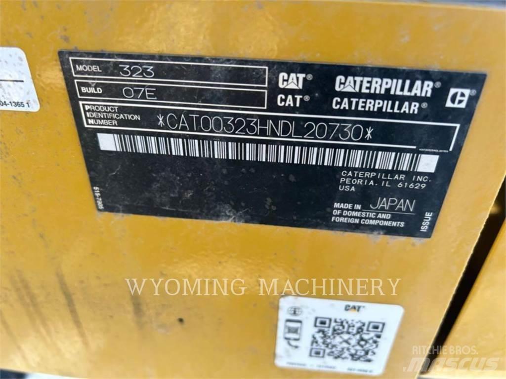 CAT 323 Bandgrävare